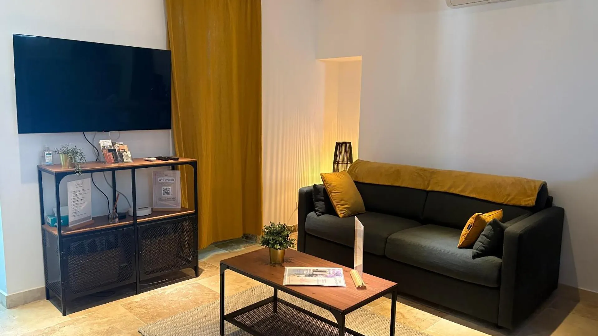Holiday home Le Mas Des Glycines Salon-de-Provence France