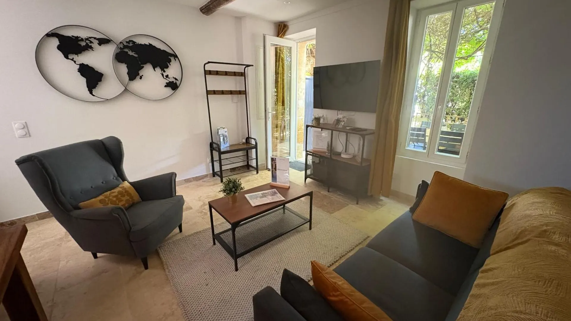 Le Mas Des Glycines Salon-de-Provence