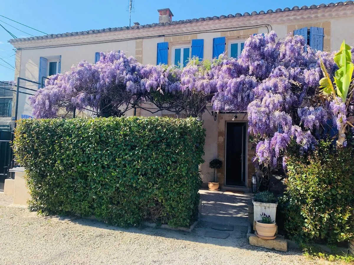 Le Mas Des Glycines Salon-de-Provence